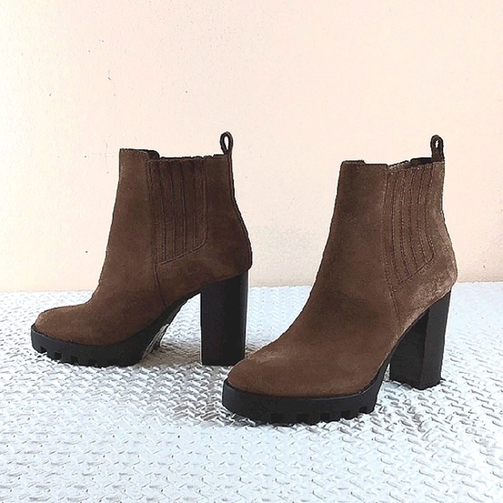 Antonio Melani Size 11. Pascal Suede Stacked Heel Brown. Pull On Loop